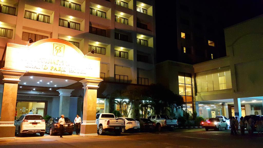 Grand Park Hotel Nakhon Si Thammarat Zewnętrze zdjęcie