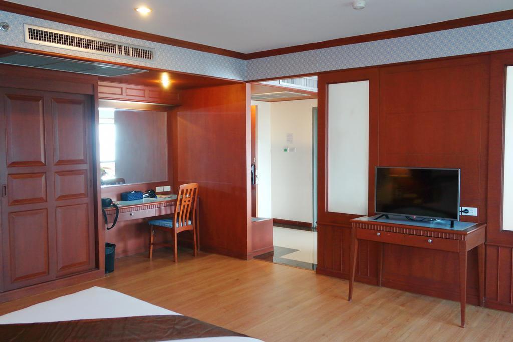 Grand Park Hotel Nakhon Si Thammarat Zewnętrze zdjęcie