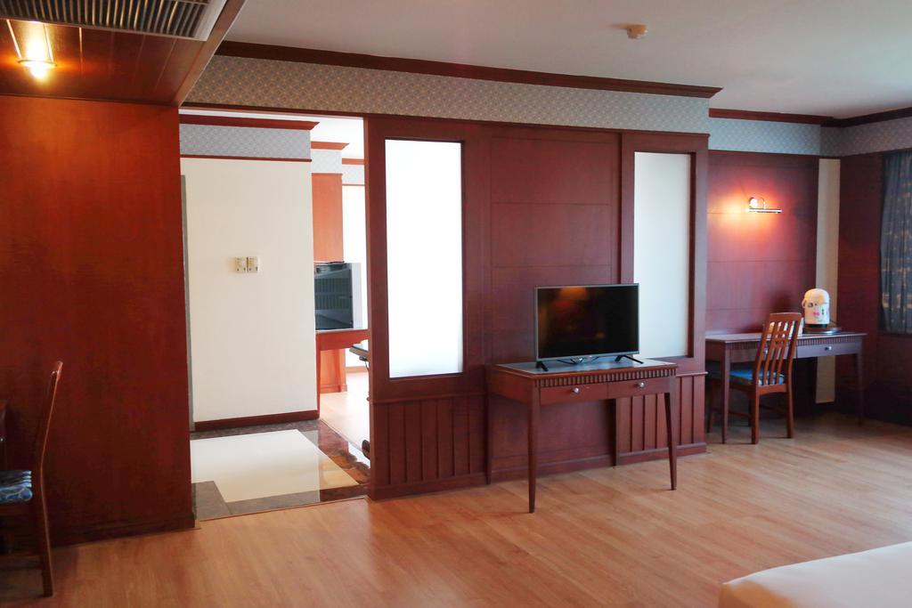Grand Park Hotel Nakhon Si Thammarat Zewnętrze zdjęcie