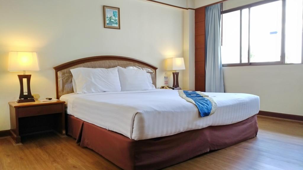 Grand Park Hotel Nakhon Si Thammarat Zewnętrze zdjęcie