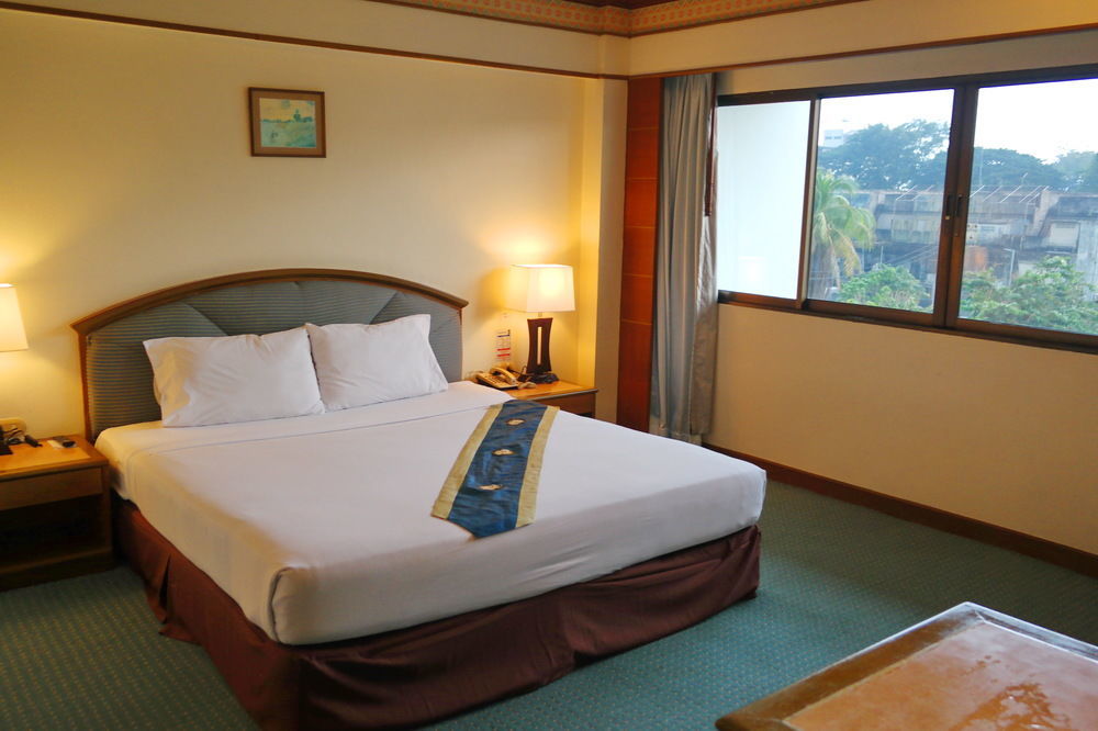 Grand Park Hotel Nakhon Si Thammarat Zewnętrze zdjęcie